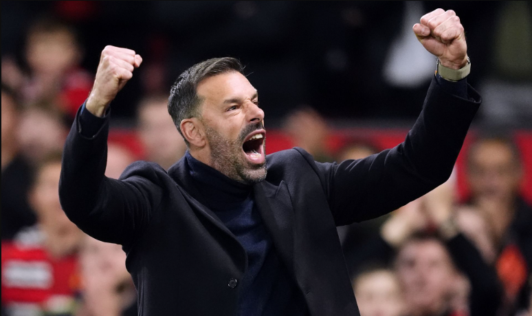 Van Nistelrooy đề cao thành tích hơn là lối chơi