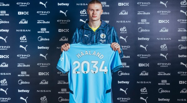 Man City “trói chân” Haaland thêm 9 năm