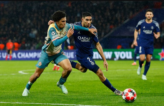 Man City thảm bại tại Parc des Princes