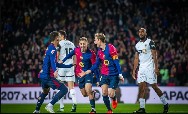 Barcelona thắng đậm Valencia