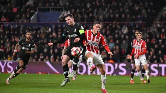 PSV Eindhoven bảo toàn chiến thắng, Liverpool vẫn giữ ngôi đầu