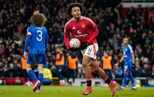 Ngược dòng kịch tính, MU đánh bại Leicester City