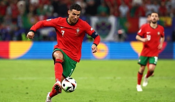 Ronaldo lập công, Bồ Đào Nha ngược dòng kịch tính trước Đan Mạch