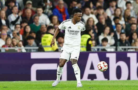 Real Madrid thảm bại ngay tại sân nhà trước Valencia