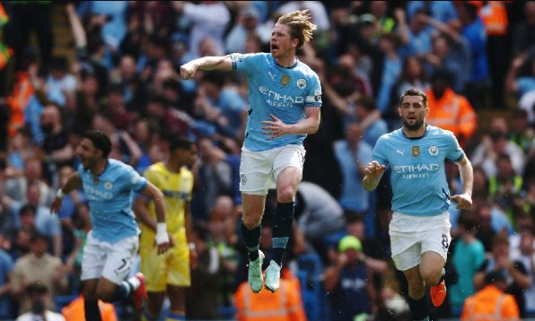 Man City hủy diệt Palace, chen chân vào TOP 4