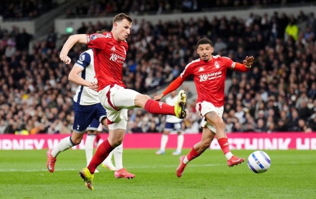 Nottingham bảo toàn chiến thắng