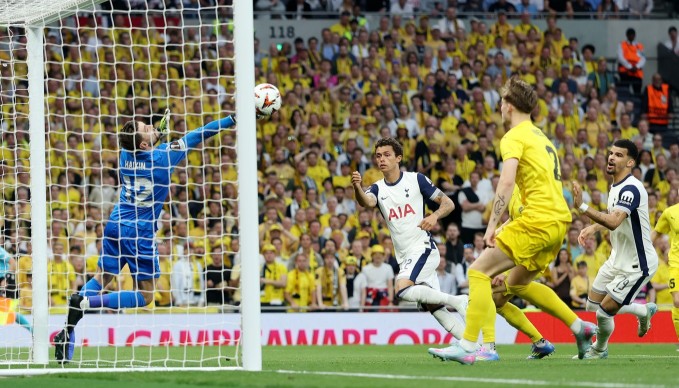 Tottenham rộng cửa vào chung kết Europa League