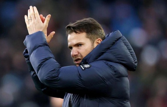 Cựu sao MU bị đội hạng nhất sa thải