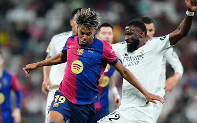 Barcelona vẫn hạ đẹp Real Madrid, áp sát ngôi vương La Liga