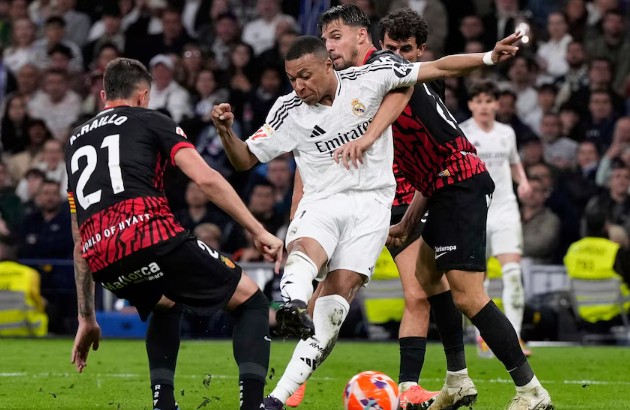 Mbappe tỏa sáng, Real Madrid may mắn ngược dòng trước Mallorca