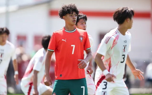 Ronaldo Jr ra sân cho U15 Bồ Đào Nha