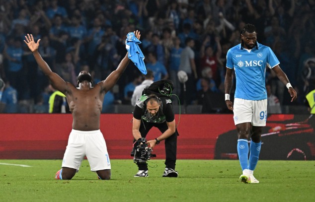 Napoli chính thức lên ngôi vô địch Serie A