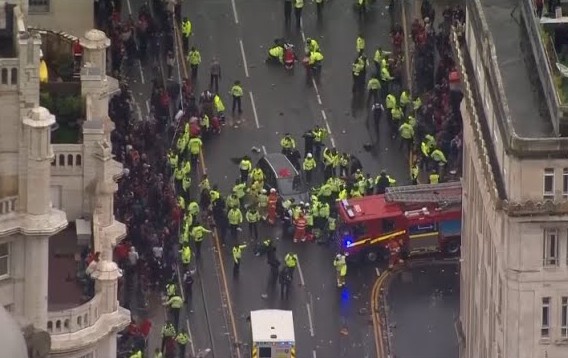 Thảm kịch kinh hoàng trong lễ rước cúp vô địch của Liverpool