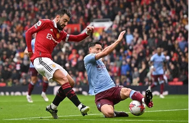 Aston Villa thua đau trước MU