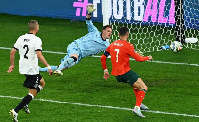 Ronaldo chốt hạ, Bồ Đào Nha đánh bại Đức