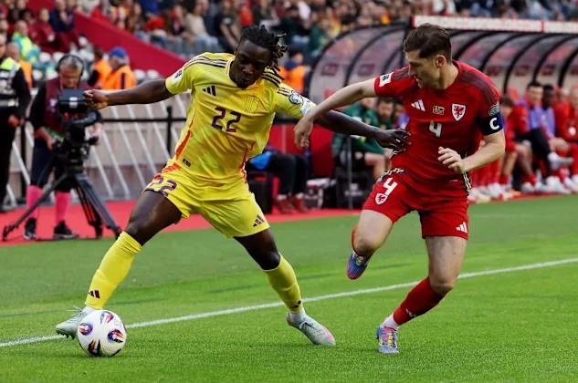 Bỉ nhọc nhằn có 3 điểm trước Wales