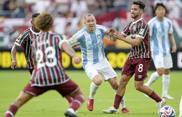 Fluminense đè bẹp Ulsan