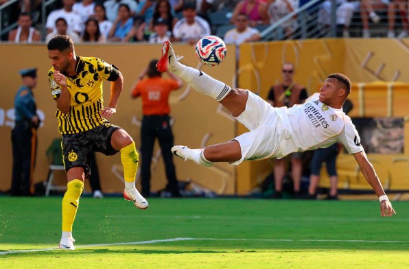 Mbappe ghi bàn đẹp mắt, Real Madrid thắng