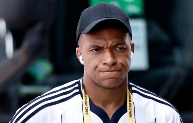 Mbappe rút đơn kiện PSG tội quấy rối
