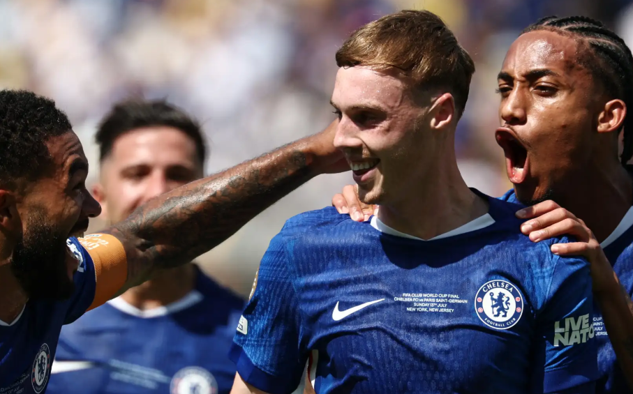 Cole Palmer “định giá” dàn sao PSG