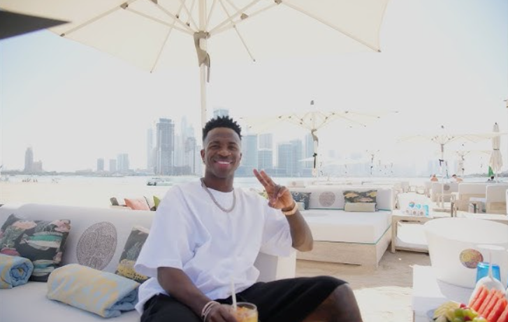 Vinicius sắp “chơi lớn” trong tiệc sinh nhật