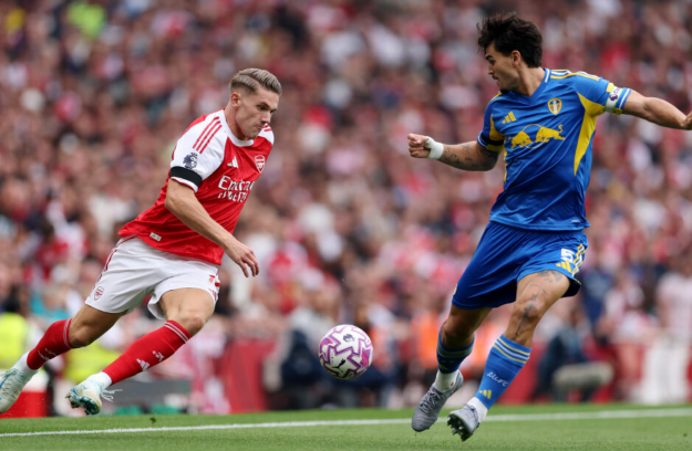 Arsenal đè bẹp Leeds, tạm chiếm ngôi đầu bảng