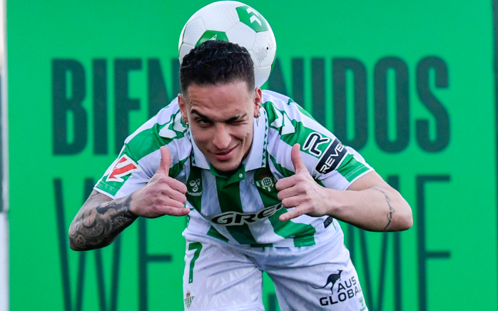 MU nhượng bộ để Antony trở lại Betis