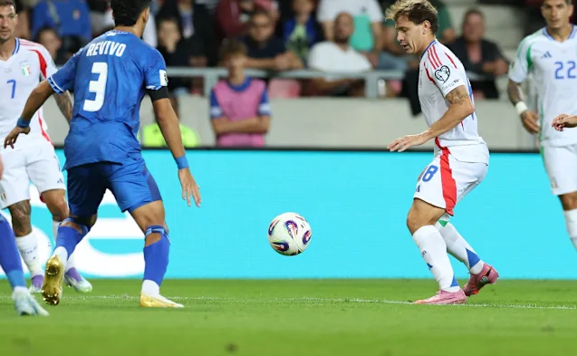 Italia thắng kịch tính trên sân của Israel