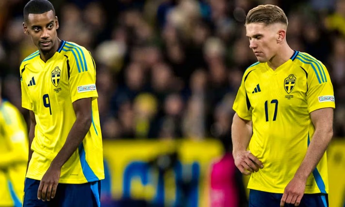 Gyokeres và Isak “tịt ngòi”, Thuỵ Điển thảm bại trên sân nhà trước Thuỵ Sĩ