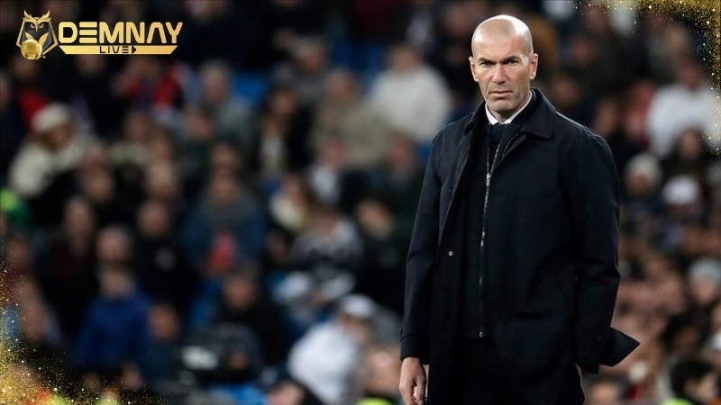 Zidane sắp tái xuất trên cương vị huấn luyện