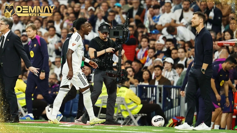 Vinicius Jr từ chối gia hạn với Real Madrid