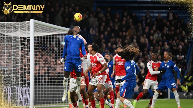 Arsenal vẫn dẫn đầu Ngoại Hạng Anh