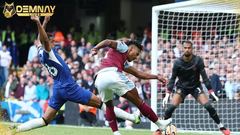 Aston Villa ngược dòng đánh bại Chelsea