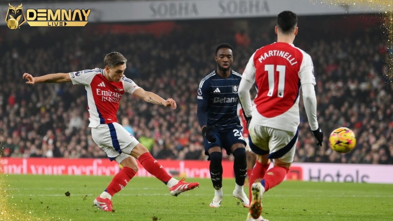 Arsenal nhấn chìm Aston Villa