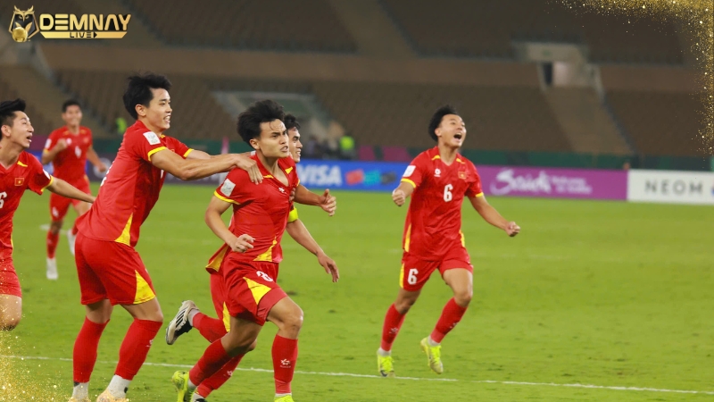 Đình Bắc nén đau thi đấu