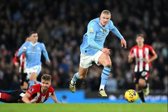 Man City thua trận đầu tiên tại Ngoại Hạng Anh