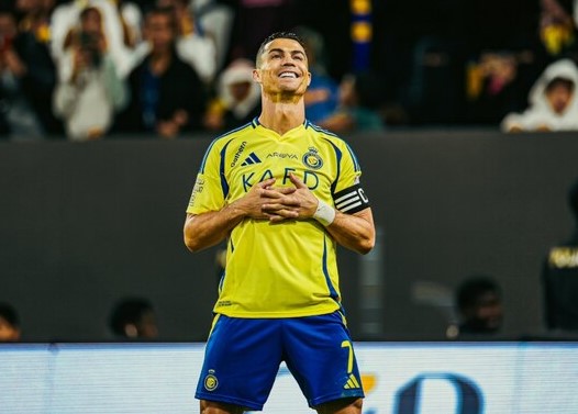 Ronaldo lập cú đúp bàn thắng