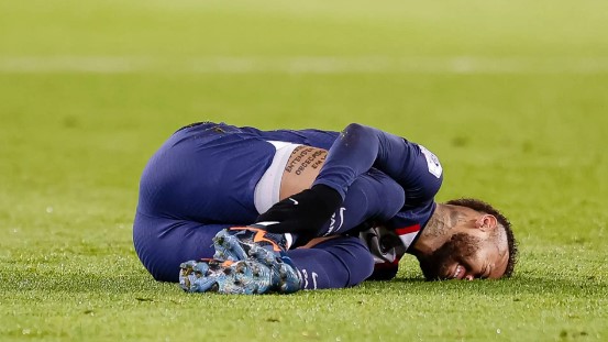 Neymar lại chấn thương, nguy cơ giải nghệ ở tuổi 32