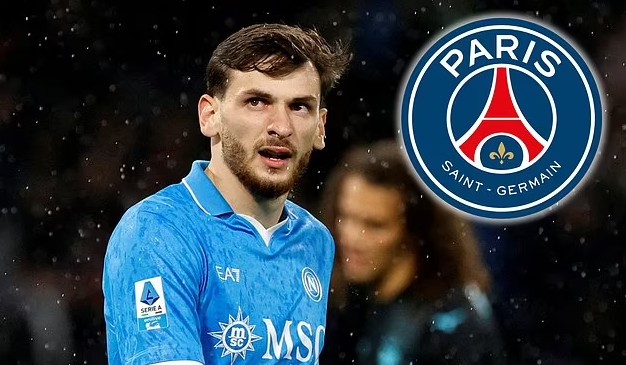 Kvaratskhelia trên đường gia nhập PSG