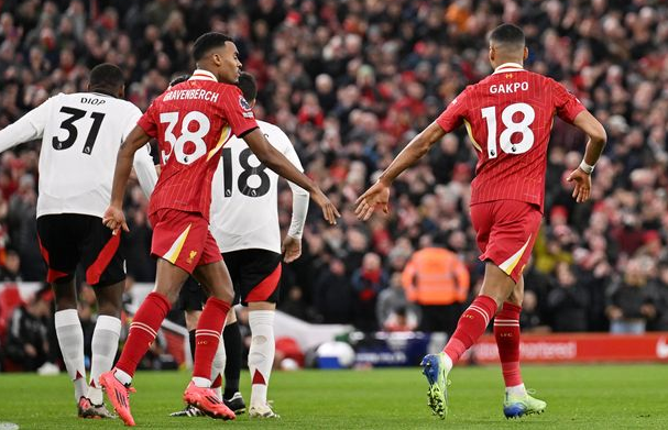 “Quỷ đỏ” giành lại 1 điểm tại Anfield