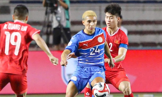 Việt Nam hú vía giật lại 1 điểm trên sân Philippines